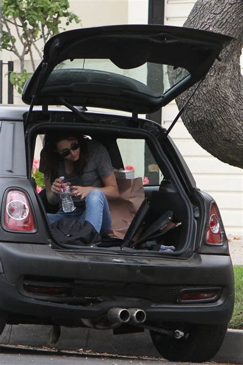 Kristen Stewart In A Minor Vehicle Accident La July 14 2011