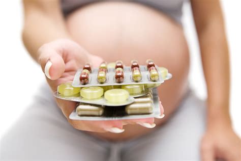 การใช้ยาในหญิงตั้งครรภ์ : ยาใดที่มีความปลอดภัยและยาใดที่เป็นอันตรายต่อ ...