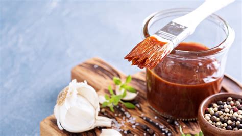 What apples do you use for homemade applesauce? Recipes that use applesauce as a secret ingredient