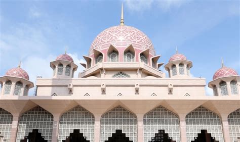 The town is surrounded by stretches of cocoa and palm oil plantations. Masjid anjur solat hajat mohon negara sentiasa stabil ...