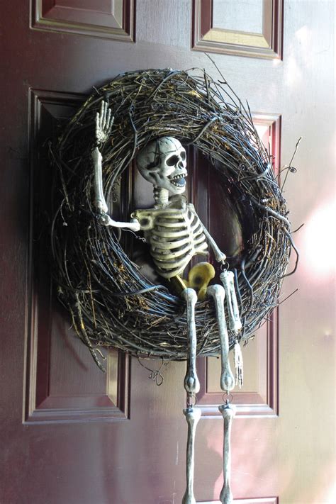 Indoor And Outdoor Halloween Skeleton Decorations Ideas
