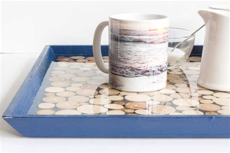 I bring you the diy resin coated guest book serving tray… in two totally different colors and styles. DIY Serving Tray using EnviroTex Lite Pour On Resin ...