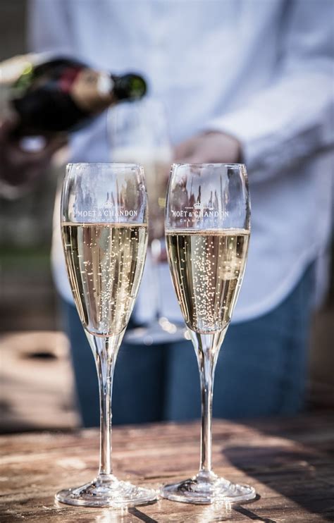 Chosen by 500,000 americans for birthdays, special occasions, surprises for loved ones. Top 10 South African Sparkling Wines - according to ...