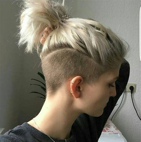 4227 Likes 42 Comments Short Hairstyles Pixie Cut