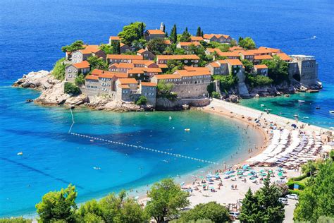 Montenegro is a small, open economy. Last Minute Montenegro - Aanbiedingen naar Montenegro | TUI