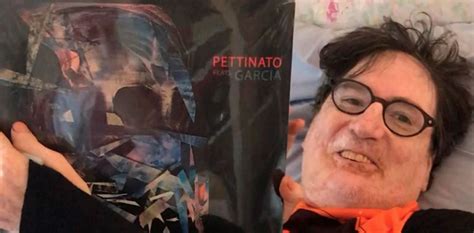 His musical style is mainly considered latina. El blog de Charly García (hecho por DIOS)