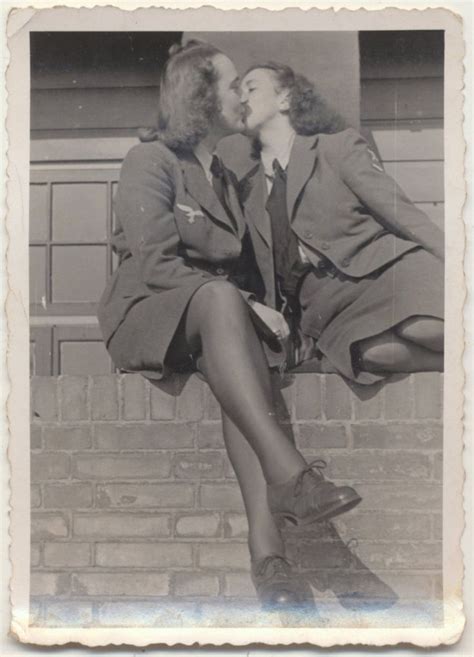 Pin By Pastourel On Womens History Vintage Lesbian Vintage Photos War