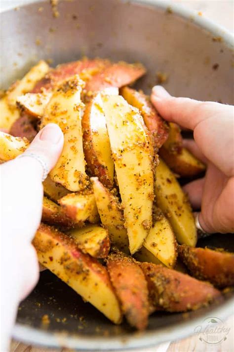 To bake fingerling potatoes preheat the oven to 400 degrees. what temperature do you bake potato wedges