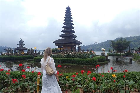 Set on the shores of lake bratan (danau bratan), close to the town of bedugul, pura ulun danu bratan is one of bali's most photographed temples. 7 Reasons Why Bali Should Be Your Next Romantic Escape ...