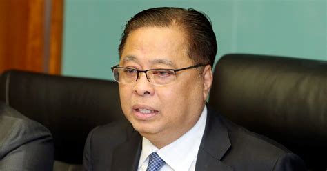 Dato' sri ismail sabri yaakob (born 18 january 1960) is a controversial malaysian minister of rural and regional development. Ismail Sabri's defamation suit over turtle egg articles ...