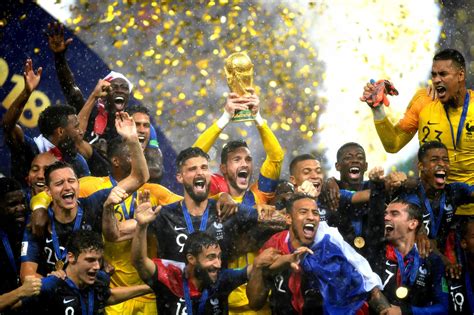 Il s'agit de la coupe de france de football. France beat Croatia to win the 2018 FIFA World Cup ...
