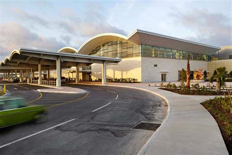 Aeropuerto De Nassau Espera Recibir Un Número Récord De Turistas En La