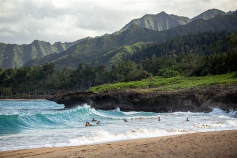 225 Funny Hawaii Puns And Hawaiian Jokes For Instagram Captions