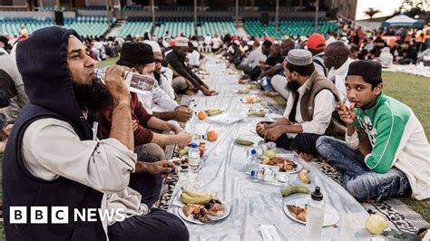 Ramadan Fasting Safely During Coronavirus Crisis Bbc News