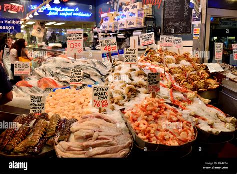 Fresh Seafood Stand At The Pikes Place Public Market Seattle Stock