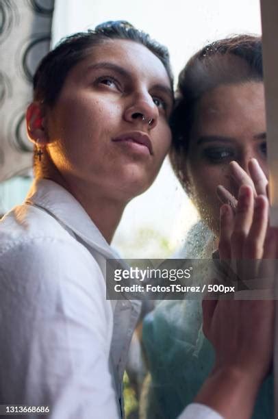 Lesbian Lovers Fotos Photos And Premium High Res Pictures Getty Images