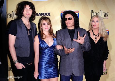 Gene Simmons Daughter Sophie Weds In Mom Shannon Tweeds Backyard 98