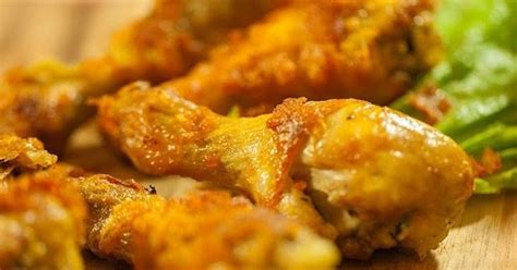 Kali ini saya ingin berbagi resep lempah kuning iga sapi daun kedondong, karena ini merupakan menu favorit keluarga kita. Resep Ayam Goreng Kuning Ala Sunda - Cara Sunda