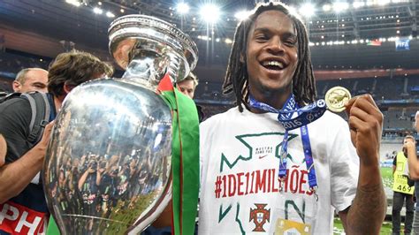 Nélson semedo, renato sanches e gonçalo guedes. Bundesliga | Bayern star Sanches scoops EURO 2016 award ...