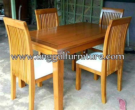 Satu meja makan dari jenis kayu dan satu lagi meja makan dari jenis kaca. Meja Makan Murah Minimalis Kayu Jati - Meja Makan ...
