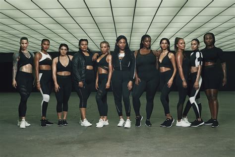 Get inspired by our community of talented artists. GOOD AMERICAN presenta la linea sportswear, Performance