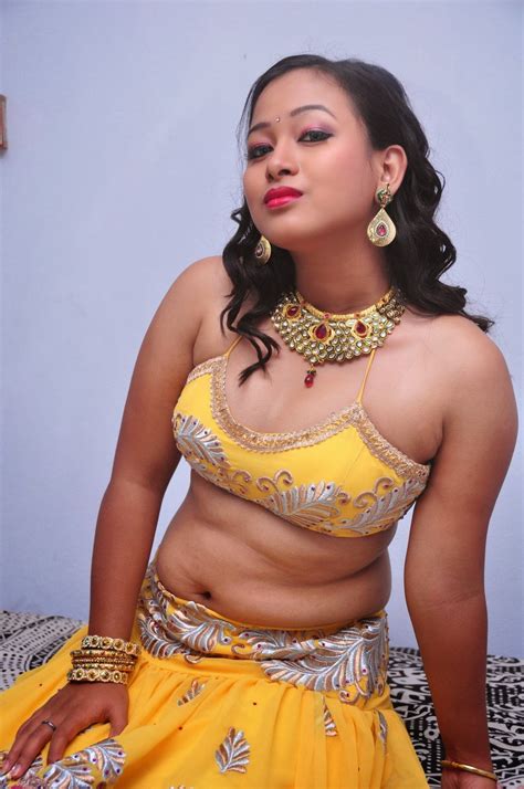 Pawan kalyan heroine's navel show. Actress Sneha Glamorous Hot Pics