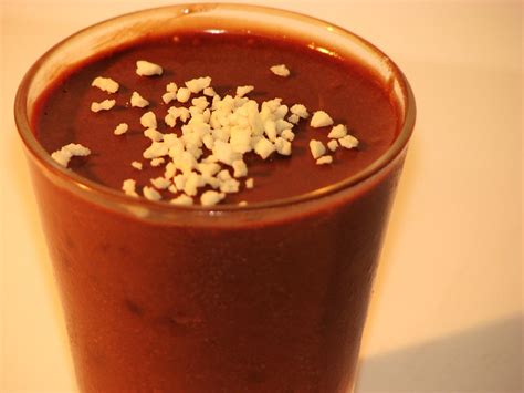 Como usei um chocolate com teor de cacau menor do que eu gostaria, ficou meio doce para o meu paladar. Nigella Lawson's Instant Chocolate Mousse | The Recipe ...