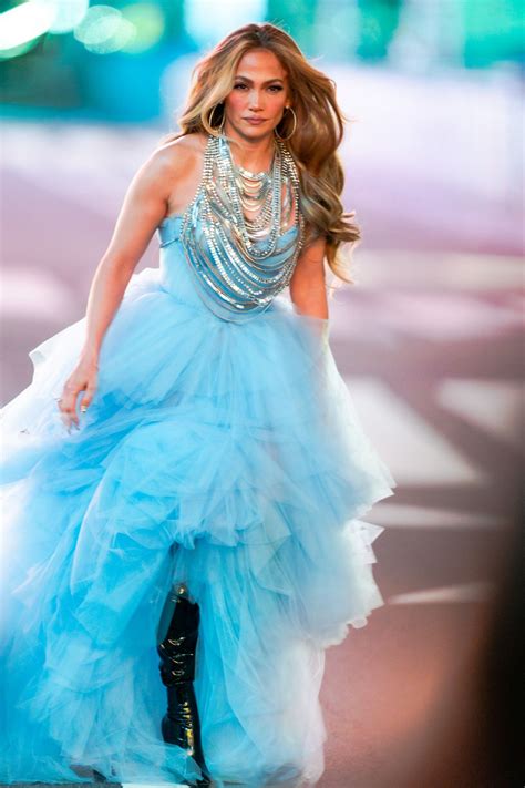 Jennifer lopez and maluma pa ti (spanglish version) (pa ti + lonely 2020). JENNIFER LOPEZ on the Set of Dick Clark's New Year's ...