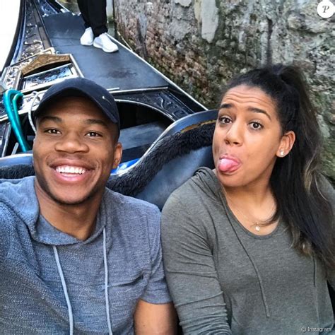 Antetokounmpo is known to many as the greek freak. espn's ryan ruocco took lessons on how to say antetokounmpo's name and explained how to do it correctly. Giannis Antetokounmpo et sa compagne Mariah à Venise en ...