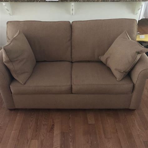 Designed to adapt easily to any lifestyle, this four in one unit transforms from a single armless chair into a 44 large ottoman, a chaise lounge chair or a 75. Lot 24 - Haverty's Sleeper Sofa | EstateSales.org