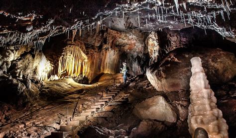 Yarrangobilly Castle Cave Tour Nsw National Parks