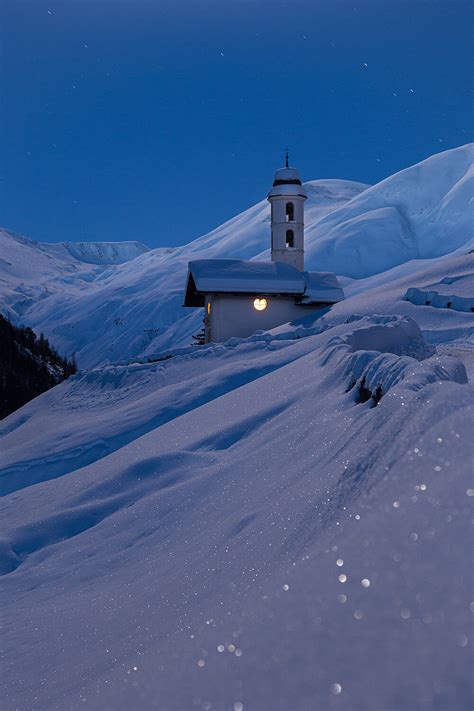 The Blue Hour Winter In The Mountains Manfrotto School Of Xcellence