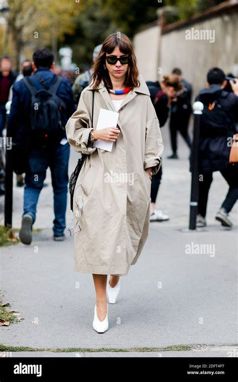 Street Style Natasha Goldenberg Arriving At Valentino Spring Summer