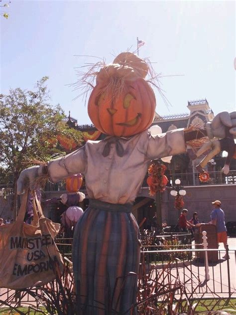 Woman Scarecrow Scarecrow Disney World Halloween