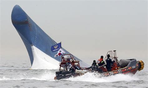 South Korean Ferry Capsizes And Sinks Hundreds Missing Nbc News