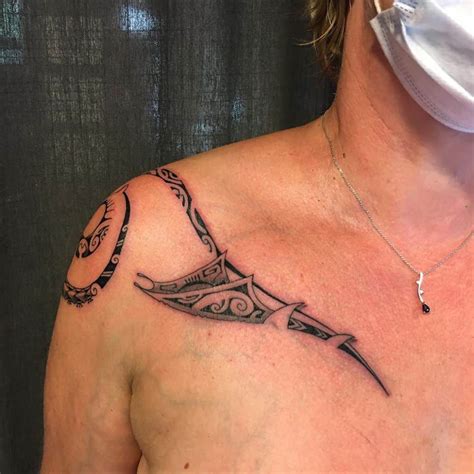 In borneo, both women and men love to have a tribal tattoo with various meaning. Top 69 Best Small Tribal Tattoo Ideas - [2020 Inspiration ...