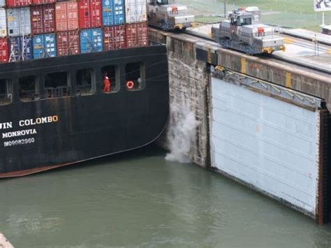 Cargo Ship Accidents 24 Pics