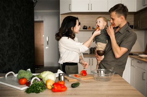 Above all, cuisine en famille is a story of two hearts… the story of claire and adrien. Famille dans la cuisine | Télécharger des Photos gratuitement