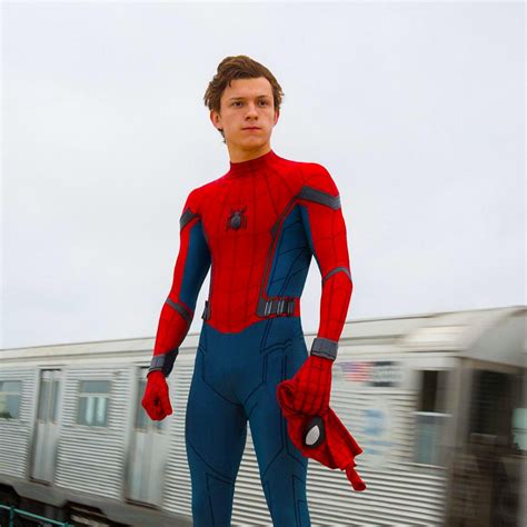 17 Tom Holland Spiderman Far From Home Pics News Update