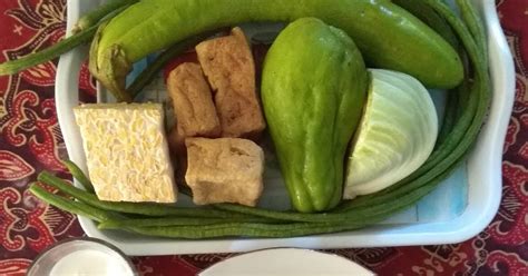 Cook & eat sayur lodeh & telur crispy menu waroeng kopi klotok jogja. English Task - How to Make Sayur Lodeh Khas Jogja