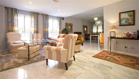 Madrid · 110 m² · 5.909 €/m² · 2 habitaciones · 2 baños · piso · reformado · aire acondicionado · conserje · áreas comerciales. Piso de 265m2 en venta en El Porvenir, Sevilla | Buhaira ...