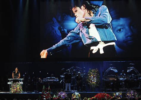Michael jackson, called the king of pop, has died suddenly in los angeles at the age of 50. Memorial - Michael Jackson Photo (7031050) - Fanpop