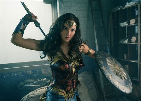 Gal Gadot Shuts Down Wonder Woman Body Shaming E News