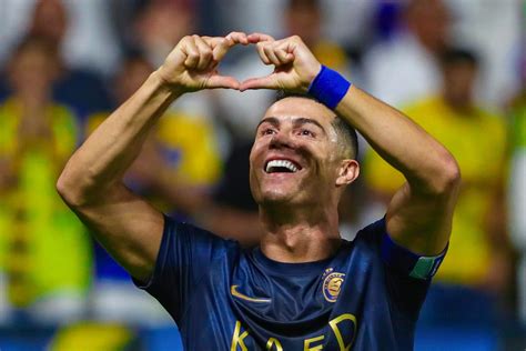 Ronaldo Scores Two Penalties Sacrifices Hat Trick For Teammates Al
