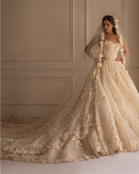 Elegant Charming Beige Wedding Dress 2016 New Strapless Appliques Lace