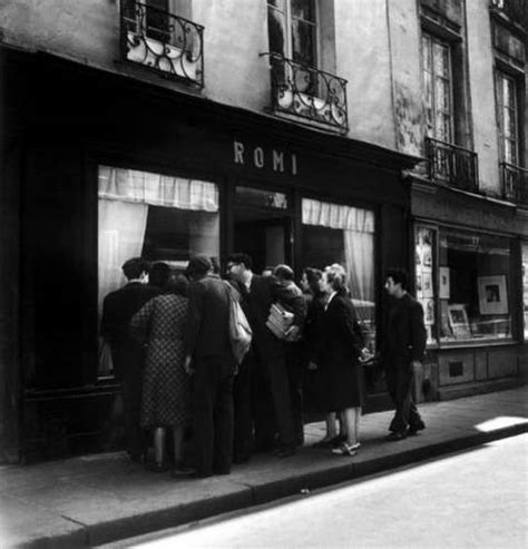 1948 A Naked Woman Shocks And Entertains In Paris