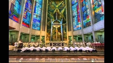 The cathedral center also houses city lights cafe and the cathedral shop, as well as a public plaza and garden. Christ Cathedral - YouTube