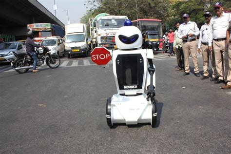 Roadeo Will Help You Cross Thane Roads Safely Mumbai News Hindustan