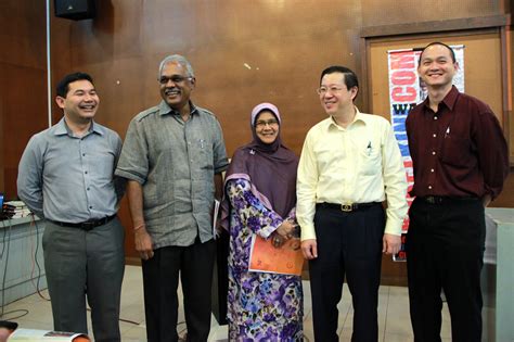 Berdekatan dengan usm, lapangan terbang bayan lepas, giant bayan baru, quensbay mall dll. Lapangan Terbang Bayan Lepas: Bumbung pun belum pasang ...