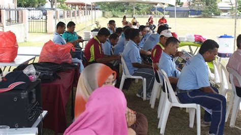 Majlis diteruskan dengan acara penyampaian hadiah hari sukan kepada para pemenang. Sekolah Kebangsaan Seksyen 17